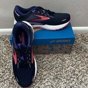 Brooks Adrenaline GTS 22